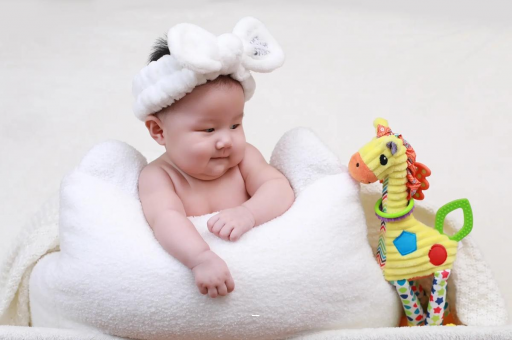 广州供卵代怀包生男孩宝宝几个月翻身