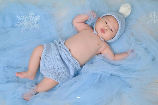 广州供卵代怀包生男孩四个半月宝宝发育标准